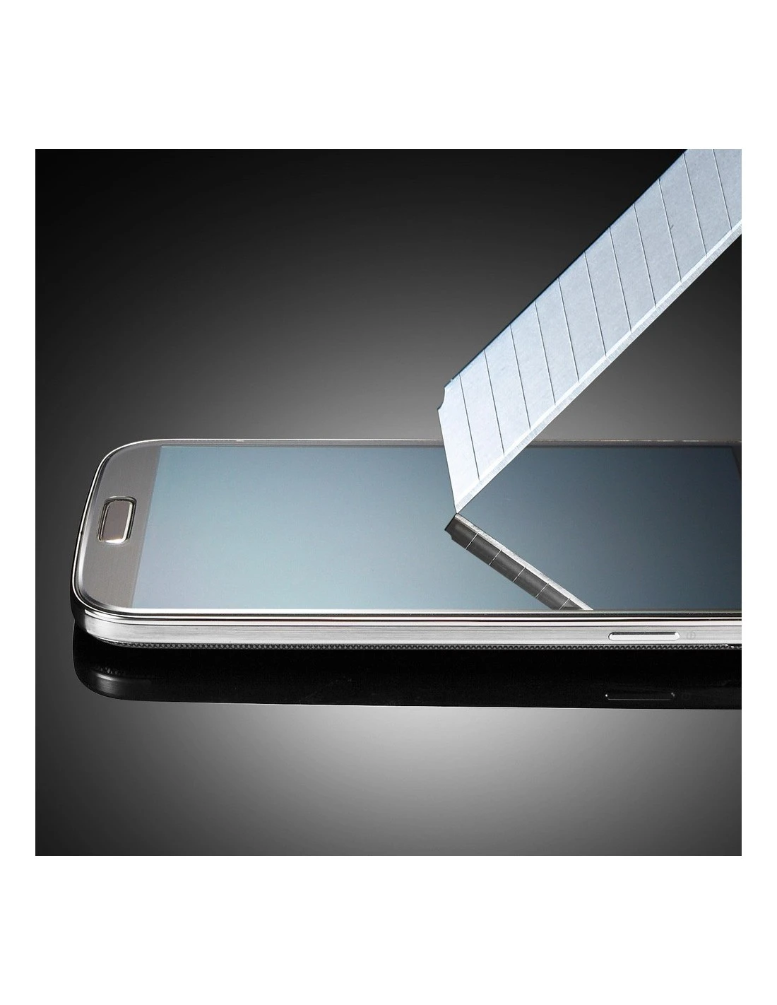 IPhone 4 / 4s : Film De Protection Ultra Résistant En Verre Trempé 4 IPhone 4 / 4s : Film De Protection Ultra Résistant En Verre Trempé – Image 4