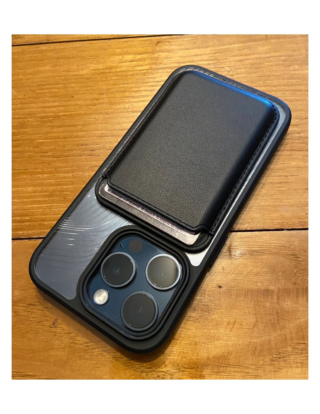 Porte-Carte Magsafe : L'Élégance De La Simplicité Pour Votre IPhone 2 Porte-Carte Magsafe : L'Élégance De La Simplicité Pour Votre IPhone – Image 2