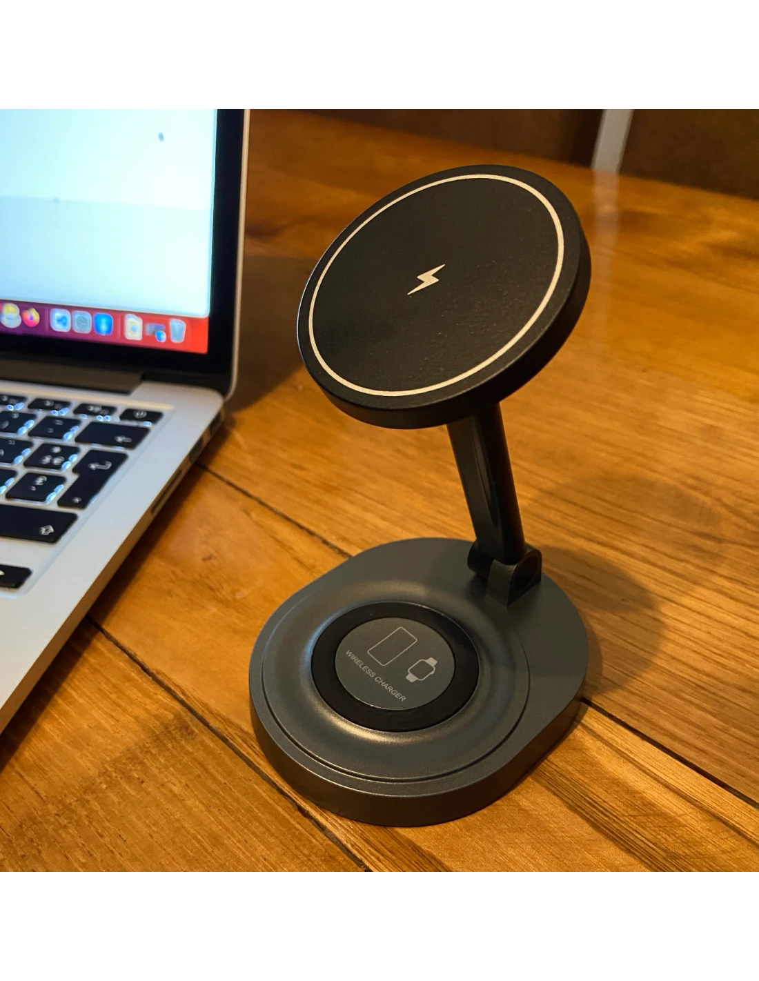 Support De Recharge Magsafe 2 En 1 - Chargez Et Exposez Vos Appareils Avec Élégance 1 Support De Recharge Magsafe 2 En 1 - Chargez Et Exposez Vos Appareils Avec Élégance